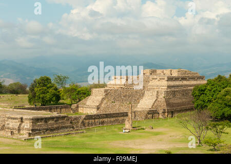 Pyramide zapotèque, Monte Alban, Mexique Banque D'Images