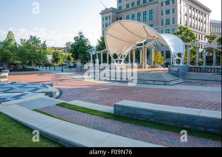 Asheville, au centre-ville de Caroline du Nord Pack Square Park au lever du soleil. (ÉTATS-UNIS) Banque D'Images