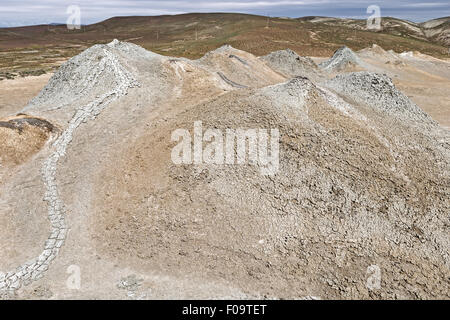 Piscines de boue volcans, alias volcans sédimentaires, dôme de boue, près de Shamakhi, Azerbaïdjan Banque D'Images