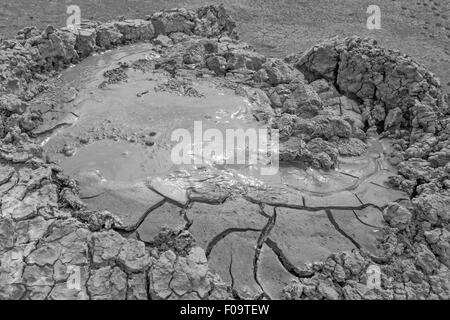 Piscines de boue volcans, alias volcans sédimentaires, dôme de boue, près de Shamakhi, Azerbaïdjan Banque D'Images