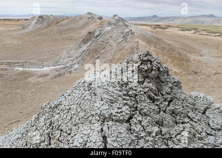 Piscines de boue volcans, alias volcans sédimentaires, dôme de boue, près de Shamakhi, Azerbaïdjan Banque D'Images