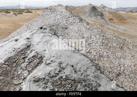 Piscines de boue volcans, alias volcans sédimentaires, dôme de boue, près de Shamakhi, Azerbaïdjan Banque D'Images