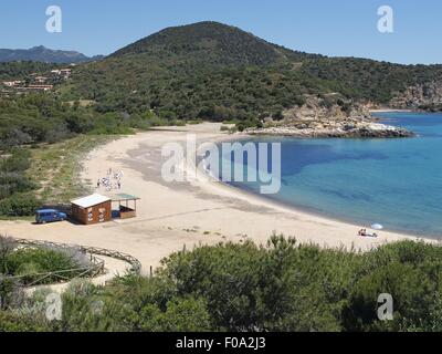 Vue sur la plage Baia Chia sur la côte sud de la Sardaigne, Italie Banque D'Images