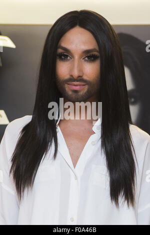 Conchita Wurst la promotion de son nouvel album et livre "mon histoire. J', Conchita' à Milan comprend : Conchita Wurst Où : Milan Quand : 09 juin 2015 C Banque D'Images