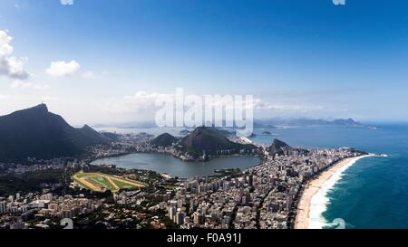 Côte d'Ipanema vue Dois Irmãos de Pedra, Rio de Janeiro, Brésil Banque D'Images