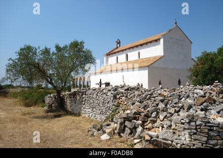 Mednjan, Istrie, Croatie. 8c l'église romane Saint Fosca, lieu de pèlerinage, célèbre pour ses pouvoirs de guérison et de l'énergie Banque D'Images