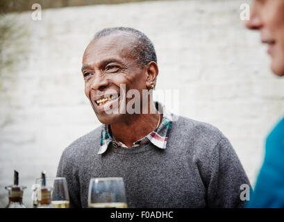 Senior man smiling, portrait Banque D'Images