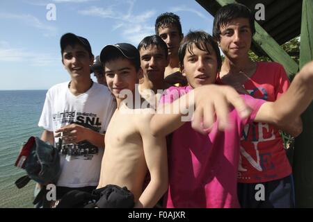 Groupe de garçons à Icmeler, Dilek Peninsula National Park, la mer Egée, en Turquie Banque D'Images