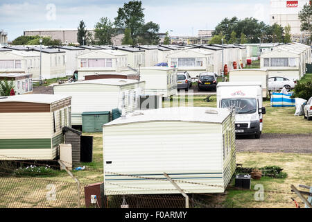 Southend - Thorney Bay Village. Un immeuble garage mort sur Wickford, Essex Banque D'Images
