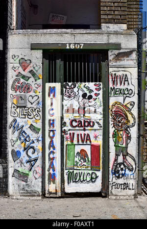 Une maison près de la plage de Coney Island décorées avec des peintures à thème mexicain. À Brooklyn, New York Banque D'Images