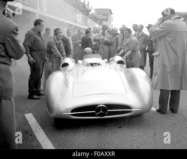 GP de France à Reims 1954 KLING MERCEDES STROMLINIENWAGEN non numérotée Banque D'Images