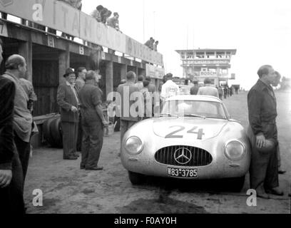 GP D'ALLEMAGNE 1952 Mercedes 300SL DU ROI COUPé AVEC HANS KLENK DROIT Banque D'Images