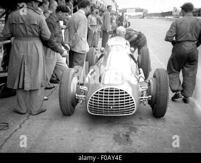 Alberto Ascari dans sa Ferrari Banque D'Images