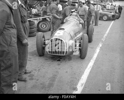 Alberto Ascari dans sa Ferrari 1949 Banque D'Images