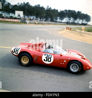 Le Mans 24 Heures 29 septembre 1968. Carlo,by Facetti Spartaco Dini - Alfa Romeo T33 a terminé 5ème. Banque D'Images