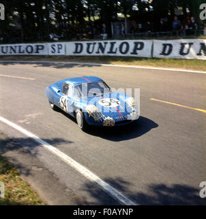 24 Heures du Mans, 22 juin 1964. Henri Grandsire,Philippe Vidal M64 Alpine Renault. Banque D'Images