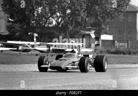 Chris Amon l'essai d'une Ferrari 312B à Modène Banque D'Images