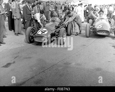 Tony Rudd et Peter Collins dans leur Maserati Banque D'Images