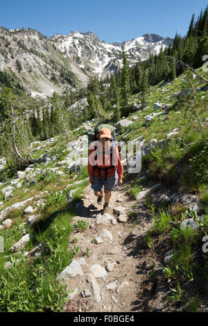 La randonnée dans les montagnes de l'Oregon Wallowa. Banque D'Images