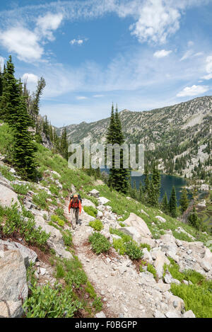 La randonnée dans les montagnes de l'Oregon Wallowa. Banque D'Images