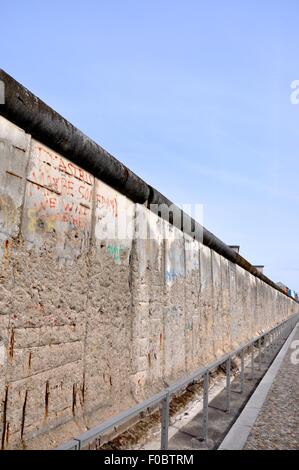 Mur de Berlin à la topographie de la terreur Museum à Berlin Banque D'Images