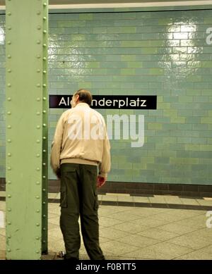 La station de U-Bahn Alexanderplatz à Berlin Banque D'Images