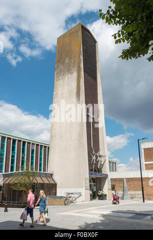 L'église Holy Trinity, High Street, Hounslow, Hounslow, London, Greater London, Angleterre, Royaume-Uni Banque D'Images