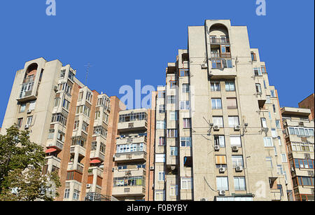 Blocs d'appartements de l'ère communiste à Bucarest, Roumanie Banque D'Images