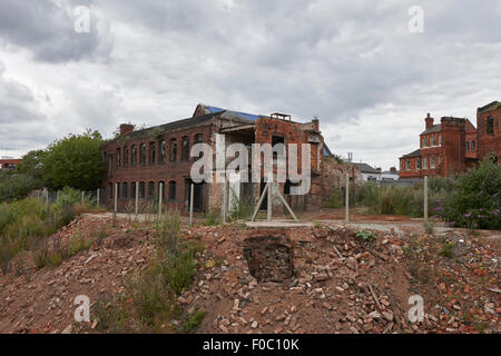 Dont l'ancien site à l'abandon de l'école St Paul désigné comme nouveau site de l'University college de Birmingham campus futur UK Banque D'Images