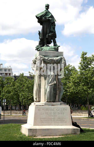 Statue de Joseph Simon Gallieni 1849 – 27 mai 1916 soldat français dans les colonies françaises. Banque D'Images