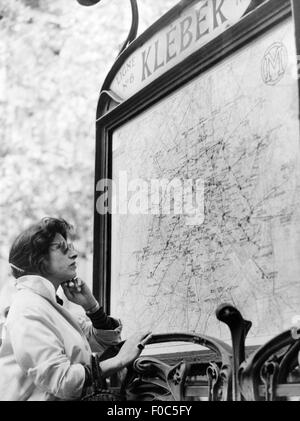 Magnani, Anna, 7.3.1908 - 26.9.1973, actrice italienne, mi-longueur, Paris, septembre 1950, Banque D'Images