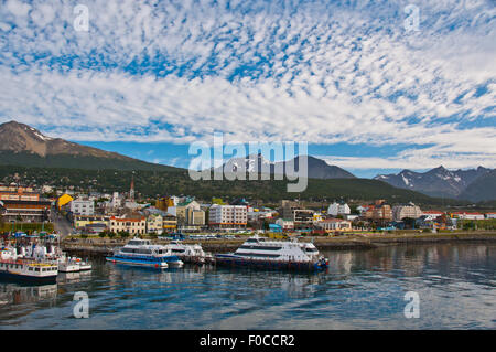 Le port de bateaux à Ushuaia, Tierra del Fuego. port de départ pour les croisières antarctiques. Banque D'Images