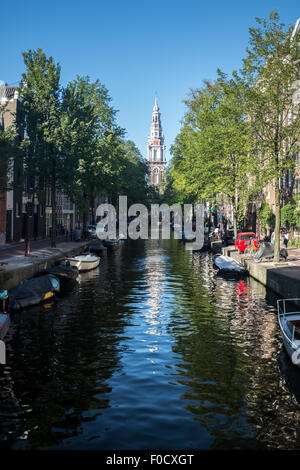 Vue sur le canal dans le centre-ville d'Amsterdam, Hollande Banque D'Images