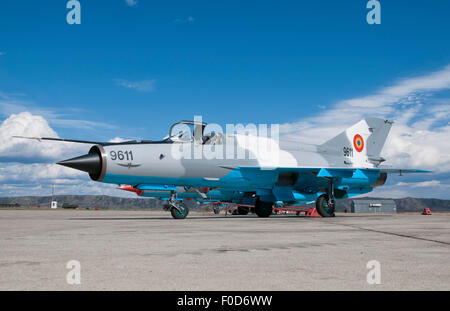 Une force aérienne roumaine MiG-21C attribuée à Escadrilla Aviatie Lupta 711 au Camp Turzii Air Base, la Roumanie. Banque D'Images