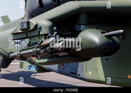 But-92 Stinger, arme et gunpod sur une armée allemande Eurocopter Tigre, Fritzlar Air Base, Allemagne. Banque D'Images