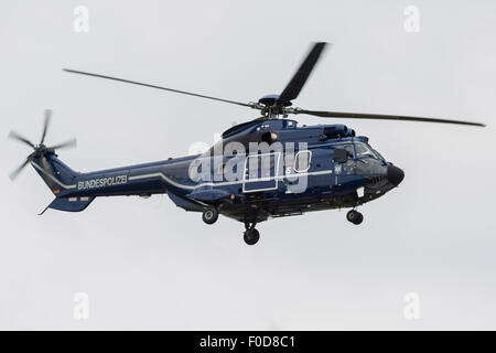 Hélicoptère Super Puma AS332 de la Police Fédérale Allemande utilisée pour le transport de VIP's. Plaques de blindage supplémentaires sont sur le poste de pilotage gagner Banque D'Images