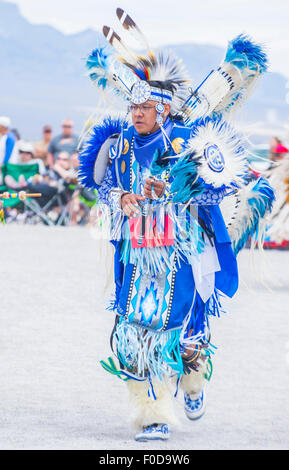 Native American man prend part à la 26e assemblée annuelle de la tribu Paiute Pow Wow à Las Vegas au Nevada Banque D'Images