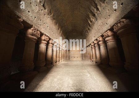 La grotte Kanheri No 3, a été tourné en parc national de Sanjay Gandhi, Mumbai, Inde Banque D'Images