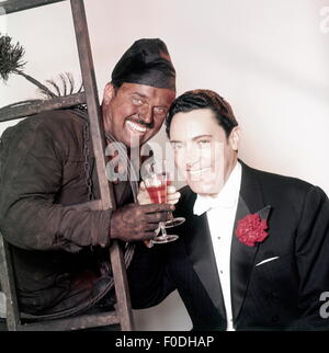 Monaco, Mario del, 27.7.1915 - 16.10.1982, chanteur italien (ténor), demi-longueur, avec balai de cheminée, années 1950, Banque D'Images