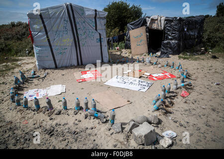 Calais, France. 12 août, 2015. Migrants à Calais vie 'jungle' Crédit : Guy Josse/Alamy Live News Banque D'Images