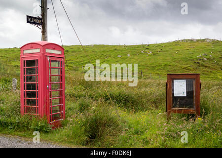 Vieux téléphone Kiosque à Marvig Village Isle Of Lewis Western Isles Hébrides extérieures en Écosse UK Banque D'Images