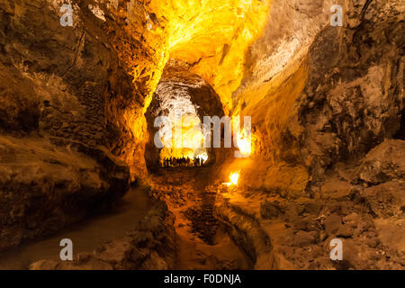 Grotte volcanique Cueva de los Verdes à Lanzarote - l'une des île des Canaries Banque D'Images