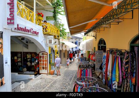 Boutiques dans la capitale de Fira Santorini Grèce Banque D'Images