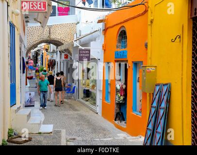 Boutiques dans la capitale de Fira Santorini Grèce Banque D'Images