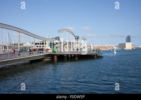 Rambla de Mar à Port Vell promenade dans la ville de Barcelone, Catalogne, Espagne. Banque D'Images