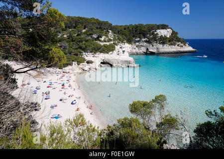 Cala Mitjana, près de Cala Galdana, côte sud-ouest, Minorque, Iles Baléares, Espagne, Europe Banque D'Images