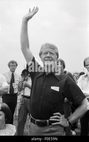 8 mars 2014 - Plains, Géorgie, USA - Jimmy Carter comme directeur de la CIA George H. W. Bush quitte le petit aérodrome à Plains, Géorgie après une intelligence briefing avec Carter. (Crédit Image : © Ken Hawkins via Zuma sur le fil) Banque D'Images