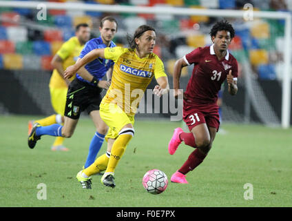 Udine, Italie. 13 août, 2015. Le milieu de terrain de l'Udinese Manuel Iturra durant la pré-saison friendly match de football Udinese Calcio v El-Jaish Sports Club le 13 août 2015 au Stade Friuli à Udine, Italie. Credit : Andrea Spinelli/Alamy Live News Banque D'Images