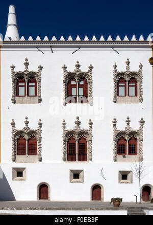 SINTRA, PORTUGAL - 07 MARS 2015 : façade du Palacio Nacional de Sintra (Palais national) Banque D'Images