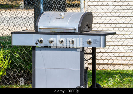 Un barbecue à gaz Banque D'Images